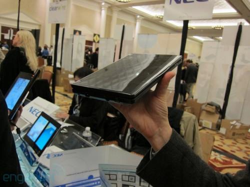 NEC推出云計(jì)算平板雙觸摸屏設(shè)計(jì)(圖)(2)