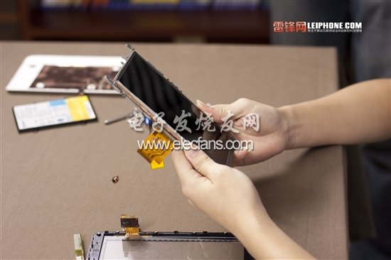 第一步當(dāng)然是要先瞟一眼了，因?yàn)榻酉聛聿鸪缮稑?，還不知道呢。