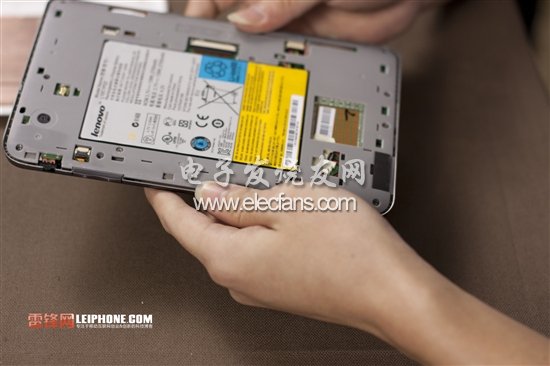 第一步當(dāng)然是要先瞟一眼了，因?yàn)榻酉聛?lái)拆成啥樣，還不知道呢。