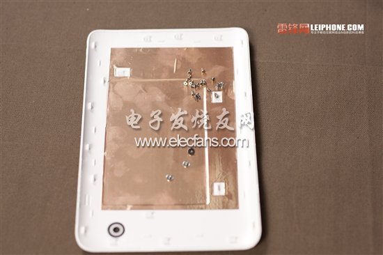 第一步當(dāng)然是要先瞟一眼了，因?yàn)榻酉聛?lái)拆成啥樣，還不知道呢。