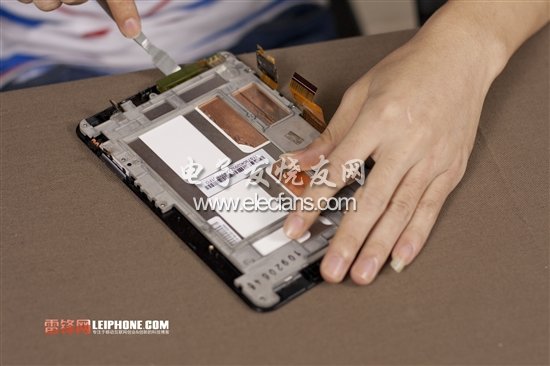 第一步當(dāng)然是要先瞟一眼了，因?yàn)榻酉聛聿鸪缮稑?，還不知道呢。