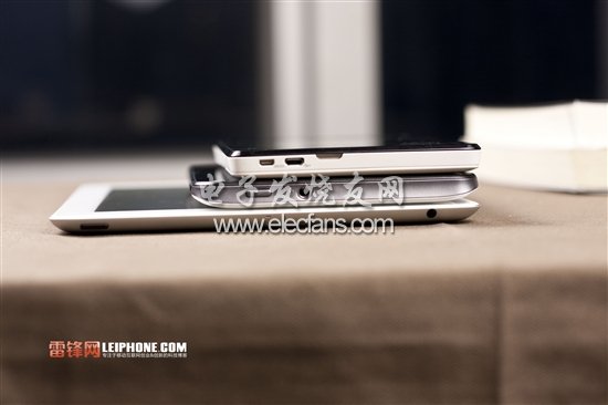 第一步當(dāng)然是要先瞟一眼了，因?yàn)榻酉聛?lái)拆成啥樣，還不知道呢。