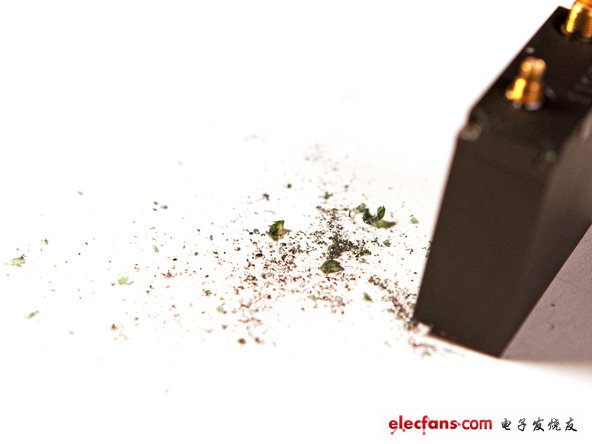 被電鉆弄得一地雞毛。。