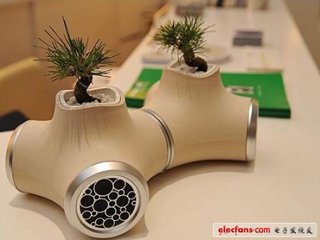 小盆景綠色音響系統(tǒng)：第 23屆東京設(shè)計師周（Tokyo Designer’s Week）上，JVC公司展示了他們的音樂小盆景概念的產(chǎn)品