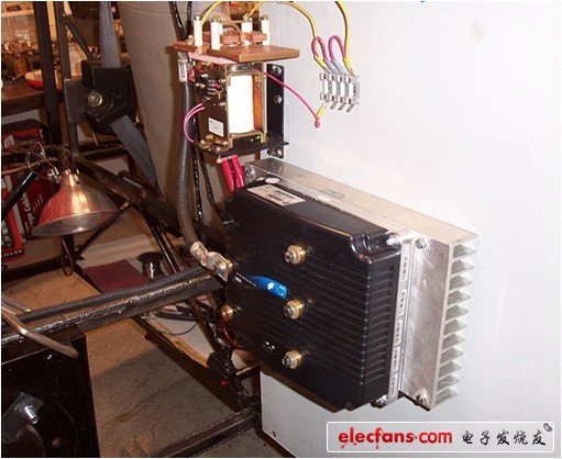Curtis交流電動機控制器，其電池/電動機組合可以達到80馬力