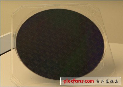 一個(gè)芯片生產(chǎn)所需的直徑為30mm的晶圓