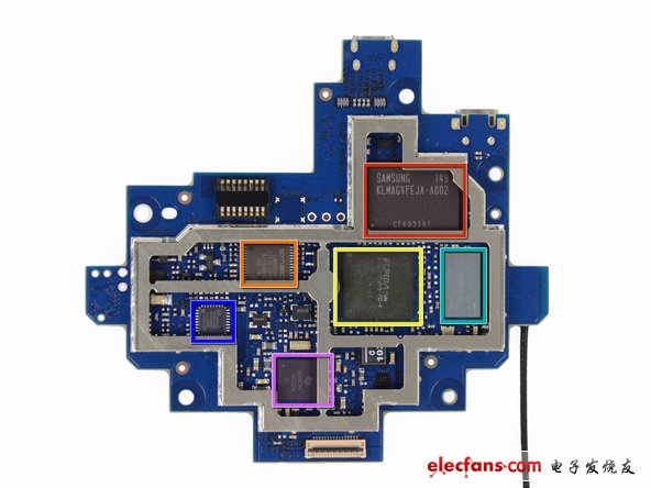 接下來就是重頭戲了-主板。通常說來，去掉主板需要花費一點功夫。但在Nexus Q中，只有一個散熱墊連接著設(shè)備內(nèi)部的兩部分。