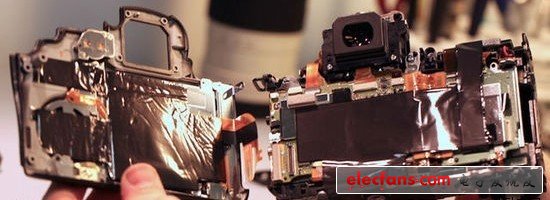 Roger Cicala在收回一臺(tái)用于出租的幾乎全新的 佳能 5D Mark III 相機(jī)后，發(fā)現(xiàn)里面有一顆松動(dòng)的螺絲嘩啦作響。