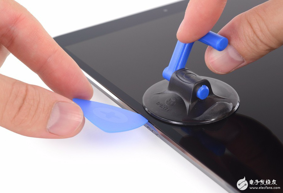 10.5英寸iPad Pro首拆解：為了高刷新頻率上了四根排線！