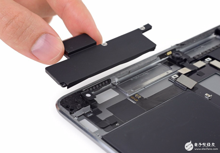 10.5英寸iPad Pro首拆解：為了高刷新頻率上了四根排線！