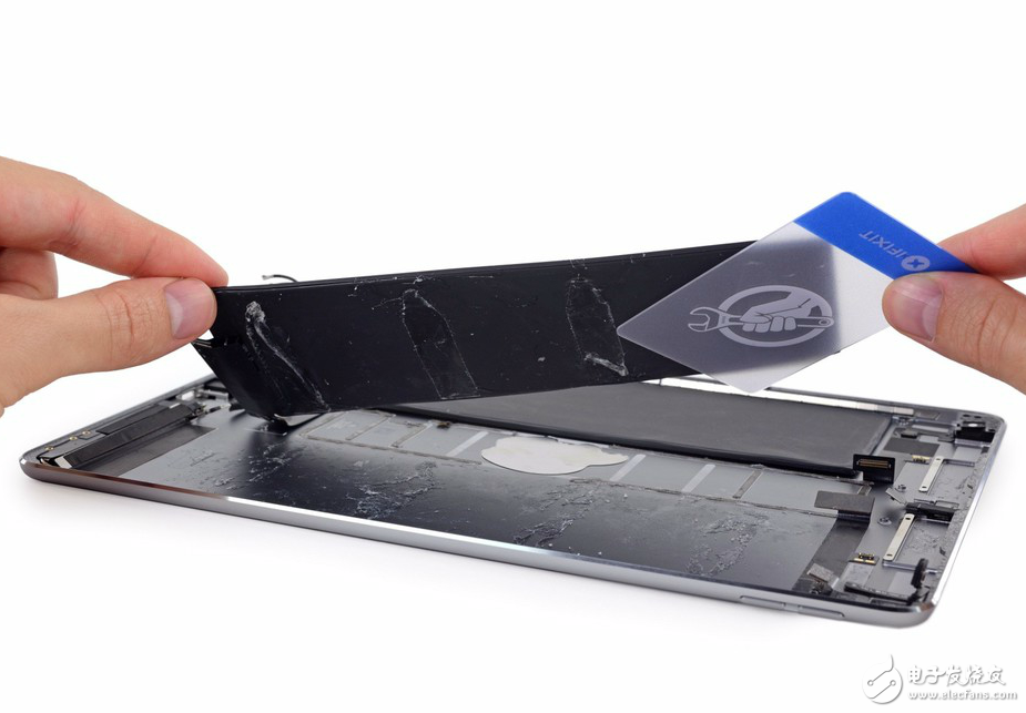 10.5英寸iPad Pro首拆解：為了高刷新頻率上了四根排線！