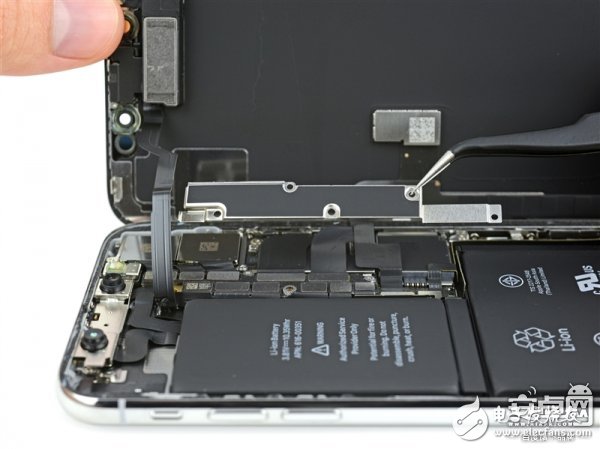 iPhone X最專業(yè)深度拆解！驚現(xiàn)神秘芯片