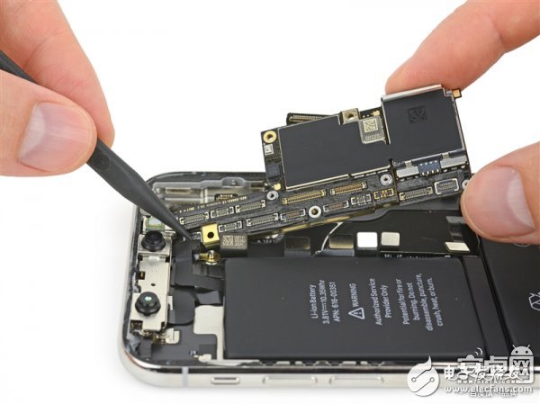 iPhone X最專業(yè)深度拆解！驚現(xiàn)神秘芯片