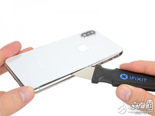 iPhone X最專業(yè)深度拆解！驚現(xiàn)神秘芯片