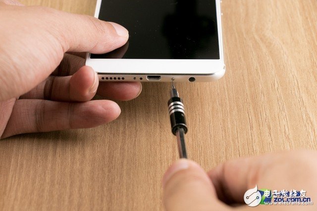 能否成為拍照攪局者？海信H10拆解圖賞