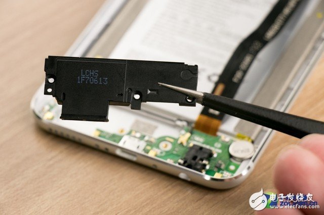 能否成為拍照攪局者？海信H10拆解圖賞