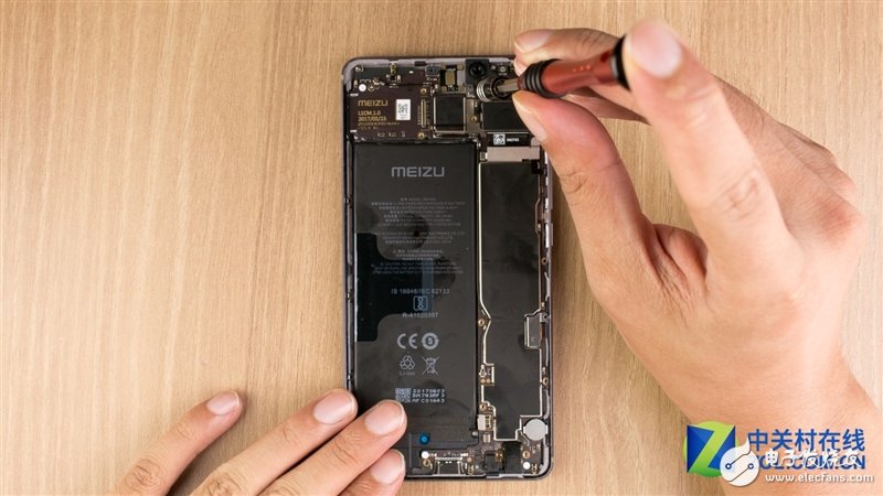 250萬刀定制副屏花得值！魅族PRO 7 Plus拆解